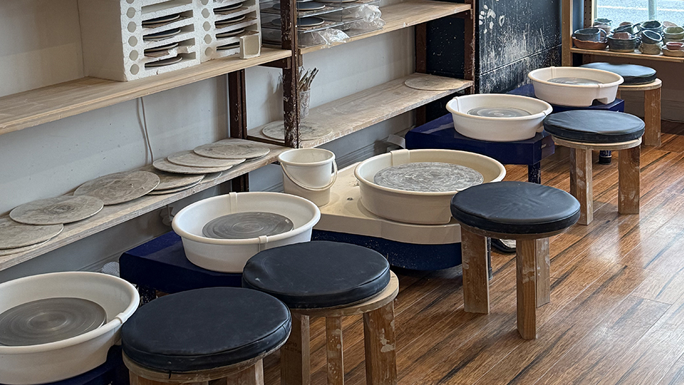 Photo of clay shaping spinners in Blueming Pottery